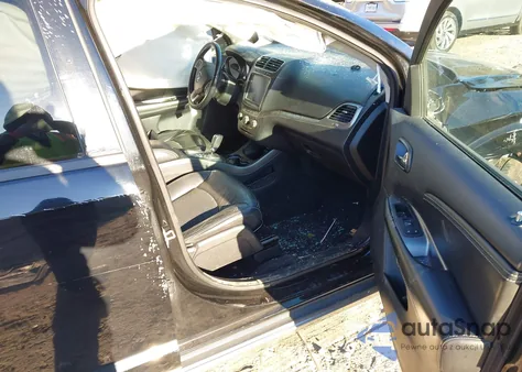 2020 Dodge Journey Crossroad z USA, uszkodzony, nr VIN 3C4PDCGB4LT269590